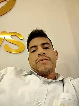 Snapshot of Juann-cock chatting on January 5, 5:27 pm Juann-cock online show from January 5, 5:27 pm