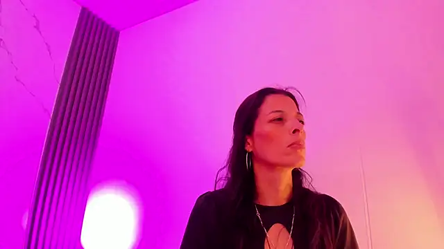 Snapshot of ShaunaDream chatting on April 6, 9:05 pm ShaunaDream online show from April 6, 9:05 pm