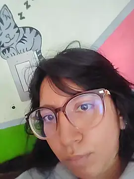 Snapshot of VioletxBloom chatting on February 3, 4:01 pm VioletxBloom online show from February 3, 4:01 pm