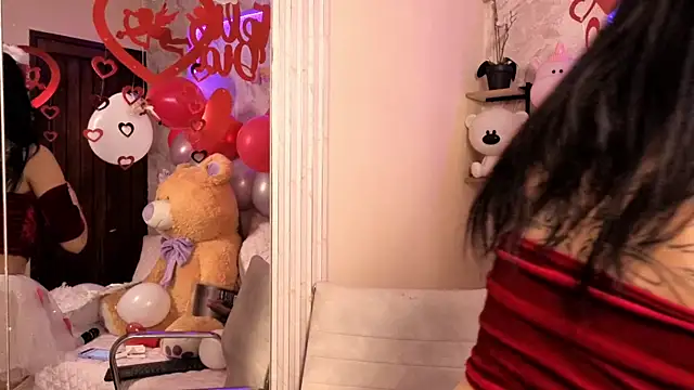 Snapshot of VioletxBloom chatting on February 14, 7:43 pm VioletxBloom online show from February 14, 7:43 pm