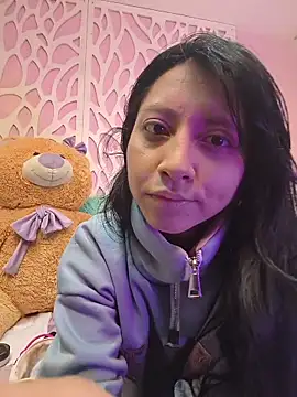 Snapshot of VioletxBloom chatting on March 2, 9:32 pm VioletxBloom online show from March 2, 9:32 pm