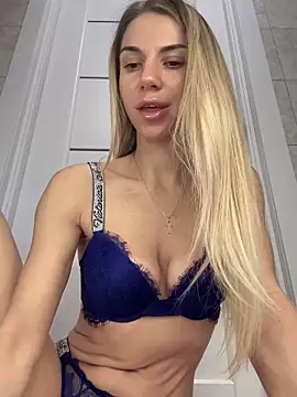 Snapshot of Prettie_Katrin chatting on November 1, 11:01 am Prettie Katrin online show from November 1, 11:01 am