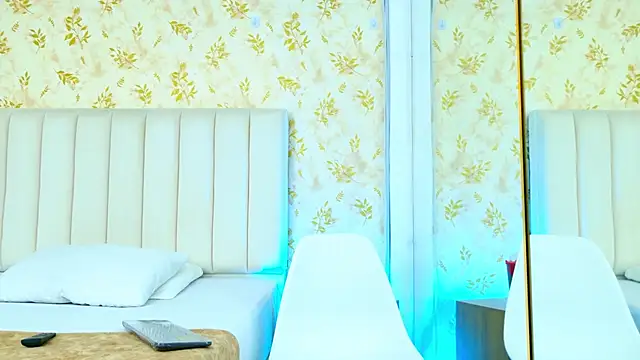 Snapshot of Samanta_Isel chatting on January 19, 3:10 am Samanta Isel online show from January 19, 3:10 am