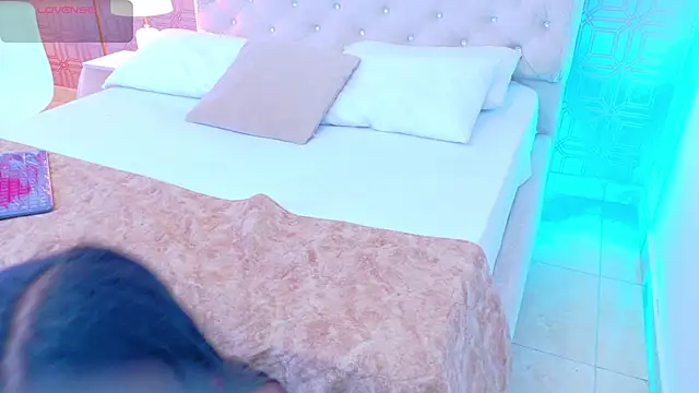 Snapshot of Samanta_Isel chatting on February 17, 3:03 am Samanta Isel online show from February 17, 3:03 am