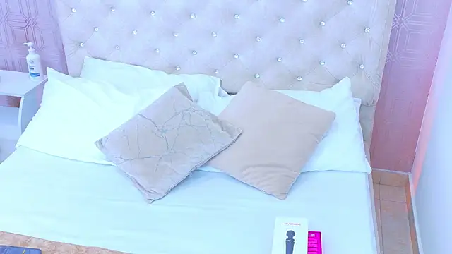 Snapshot of Samanta_Isel chatting on February 25, 3:05 am Samanta Isel online show from February 25, 3:05 am