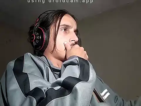 Snapshot of papito20cm chatting on December 17, 6:30 am papito20cm online show from December 17, 6:30 am