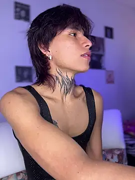 Snapshot of bellamy_095 chatting on February 15, 7:10 pm bellamy 095 online show from February 15, 7:10 pm