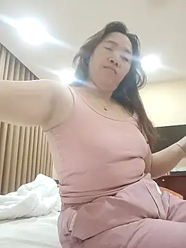 miumiu 00 online show from December 16, 10:48 pm