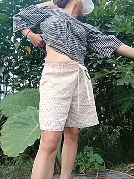 linda bae00 online show from June 16, 11:35 am