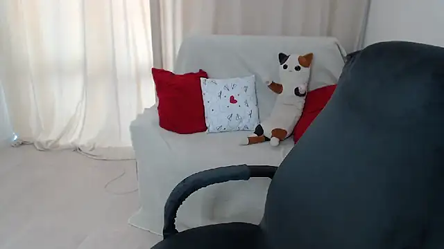 Snapshot of AdelinaLawson chatting on March 19, 6:14 am AdelinaLawson online show from March 19, 6:14 am