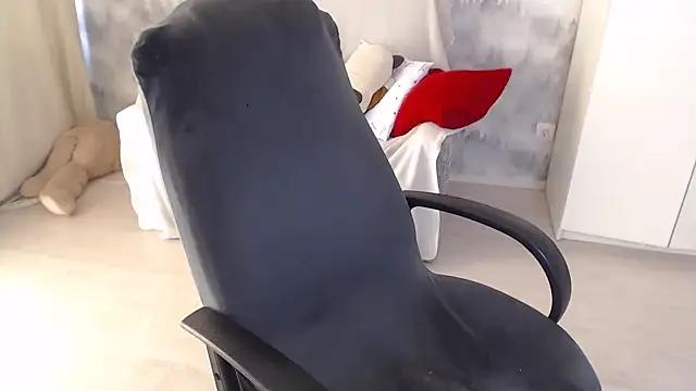 Snapshot of AdelinaLawson chatting on September 23, 9:34 am AdelinaLawson online show from September 23, 9:34 am