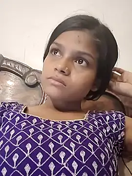 Snapshot of Komal0099 chatting on October 21, 2:51 pm Komal0099 online show from October 21, 2:51 pm