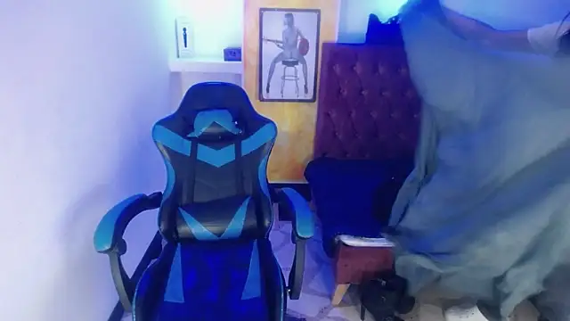 alison moon7 online show from September 26, 11:47 am