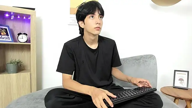 Snapshot of dear_jeycot chatting on September 21, 12:51 pm dear jeycot online show from September 21, 12:51 pm