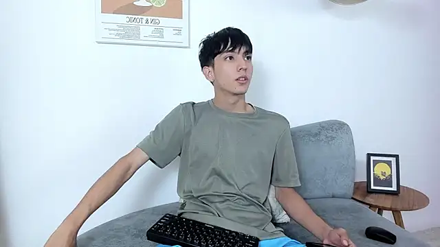 Snapshot of dear_jeycot chatting on October 31, 1:12 pm dear jeycot online show from October 31, 1:12 pm