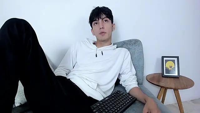 Snapshot of dear_jeycot chatting on November 6, 1:01 pm dear jeycot online show from November 6, 1:01 pm