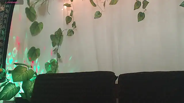 Snapshot of MysticNight_ chatting on October 24, 1:35 am MysticNight online show from October 24, 1:35 am