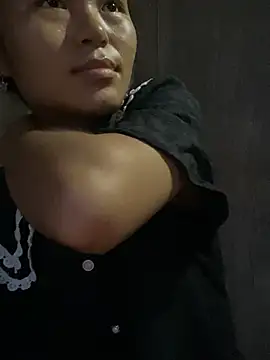 Snapshot of milo_bae chatting on July 15, 10:37 pm milo bae online show from July 15, 10:37 pm