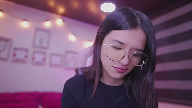 Lana Dreams  online show from November 7, 12:43 am