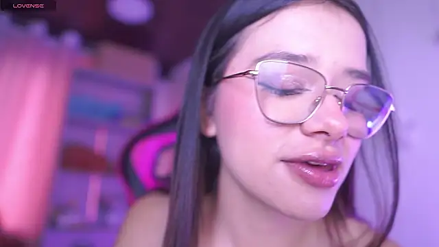 Snapshot of Lana_Dreams_ chatting on February 17, 10:49 pm Lana Dreams online show from February 17, 10:49 pm