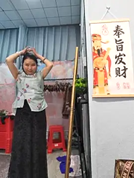 lingling5200 online show from May 2, 5:45 am