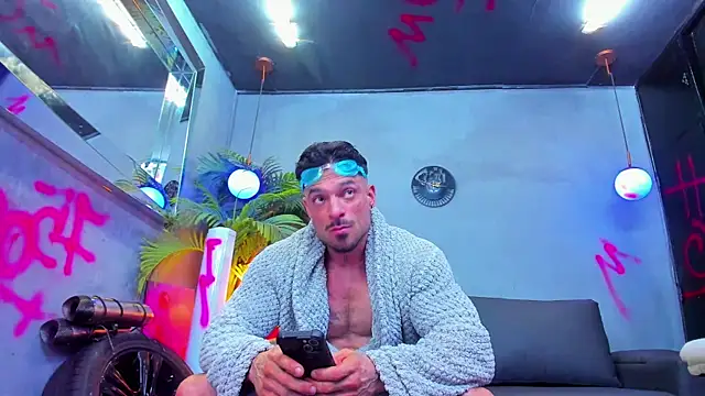 Snapshot of dennis_cox1 chatting on September 11, 12:22 am dennis cox1 online show from September 11, 12:22 am