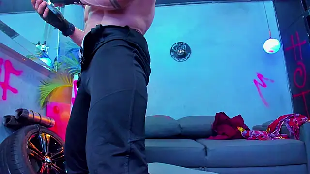 Snapshot of dennis_cox1 chatting on September 14, 6:56 am dennis cox1 online show from September 14, 6:56 am