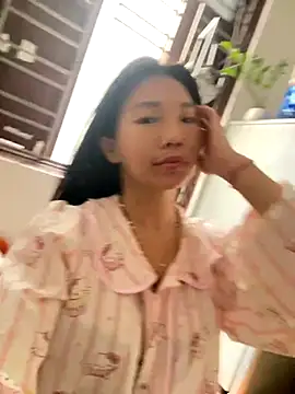 Miumieu online show from November 8, 5:18 am