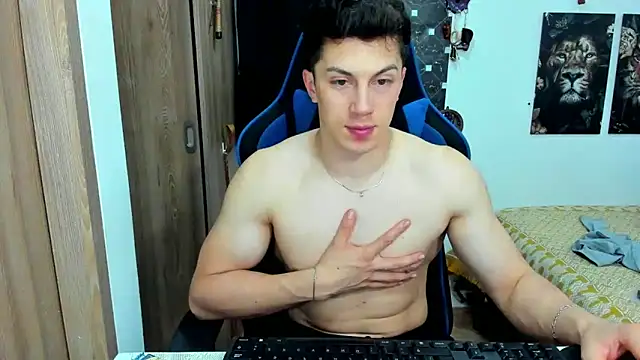 javiersexymann online show from December 18, 10:57 pm