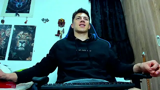 javiersexymann online show from March 18, 11:42 pm