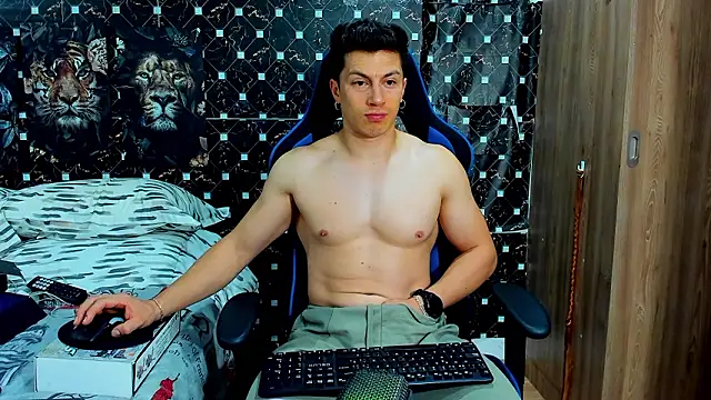 javiersexymann online show from March 2, 5:08 am