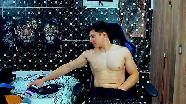 javiersexymann online show from March 11, 8:04 pm