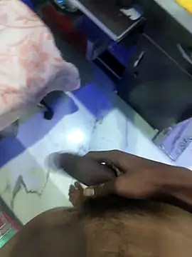 Snapshot of sanddyk99 chatting on February 9, 6:34 pm sanddyk99 online show from February 9, 6:34 pm