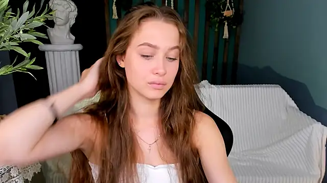 Snapshot of ArielSykes chatting on June 29, 10:15 am ArielSykes online show from June 29, 10:15 am