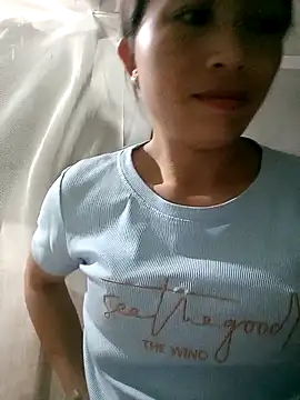 lucybaby00 online show from April 6, 10:33 pm