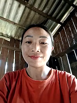 lucybaby00 online show from April 13, 5:35 am