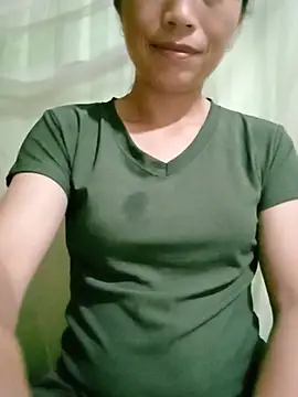 Snapshot of lucybaby00 chatting on June 20, 9:39 pm lucybaby00 online show from June 20, 9:39 pm
