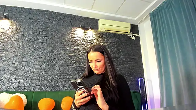 AnneSins online show from November 2, 7:05 pm