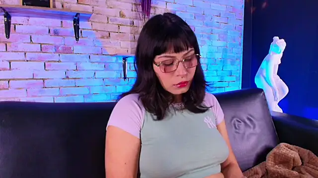 kitty malach online show from April 11, 4:06 am