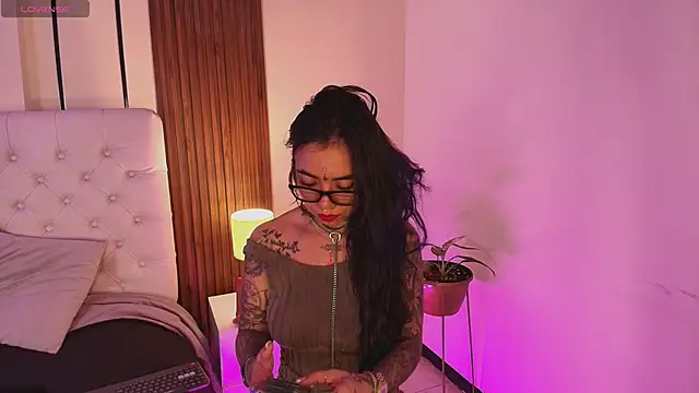 ViolettaAlemida online show from January 6, 1:15 pm