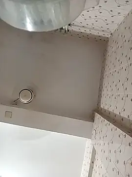 khhlmn online show from October 19, 3:45 pm