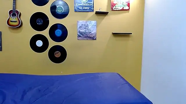 skinnyverus18 online show from February 16, 6:59 pm