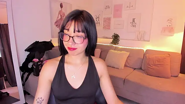 Miacorner  online show from October 30, 9:48 pm