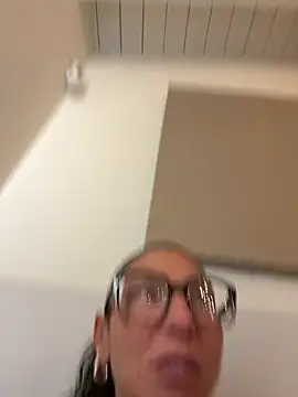 Snapshot of eddivad6974 chatting on September 14, 6:51 pm eddivad6974 online show from September 14, 6:51 pm