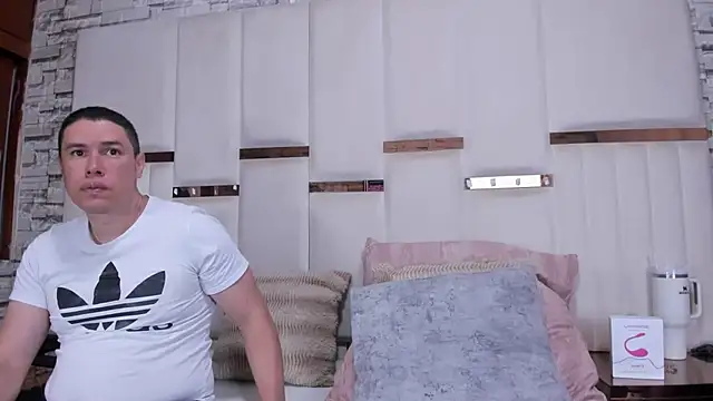 CandyandSteven online show from March 22, 3:32 am