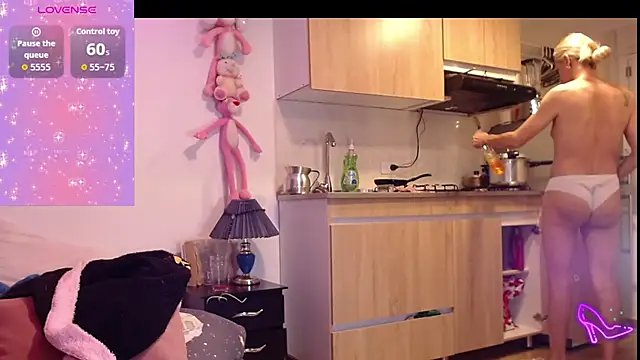 AllysonStonne online show from January 31, 10:30 pm