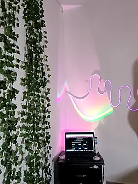 butterfly777  online show from February 15, 3:09 pm