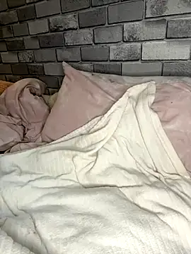 Poppy frankie online show from November 9, 7:01 pm