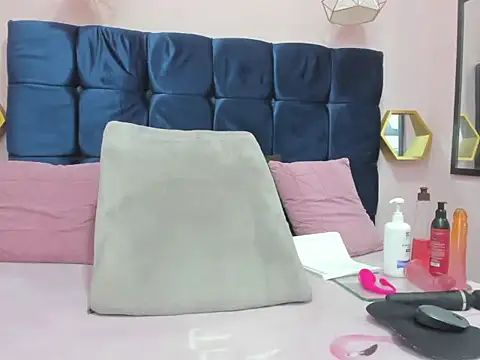 candy big tits18 online show from October 30, 12:34 am