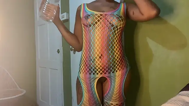 Liaprettygirl online show from April 7, 4:02 am